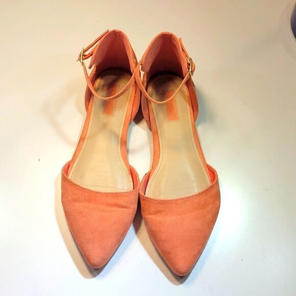 FOREVER 21 SUEDE POINTED TOE BACK &ANKLE STRAP WOMEN"S FLAT SHOE - Picture 2 of 13